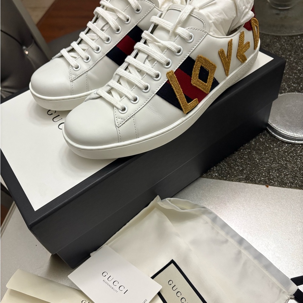 Gucci ace sneaker loved men size 7.5 women size 9